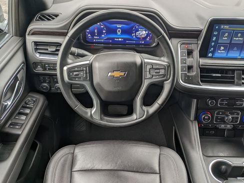 Used 2023 Chevrolet Suburban LT image 16