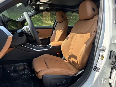 Used 2025 BMW 330i xDrive 330i xDrive w/ Convenience Package image 14