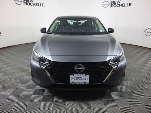 Used 2024 Nissan Sentra SR w/ SR Premium Package FWD image 2
