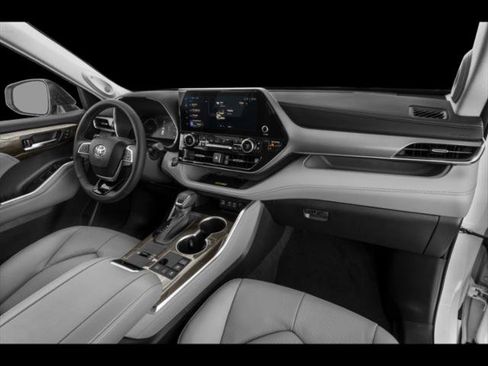 Certified 2025 Toyota Highlander Limited image 12