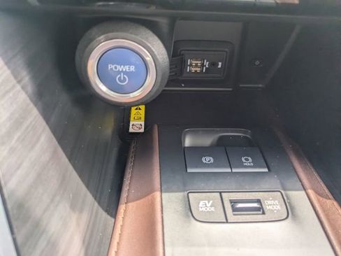 Used 2021 Toyota Venza Limited w/ Advanced Technology Package AWD/4WD image 28