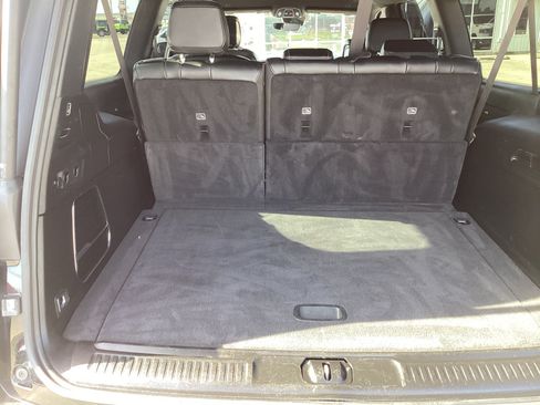 Used 2024 Jeep Wagoneer L Series II w/ Flexible Seating Group AWD/4WD image 16