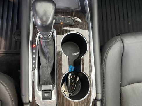 Used 2022 Chevrolet Malibu Premier FWD image 17