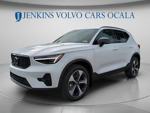 New 2026 Volvo XC40 B5 Plus w/ Protection Package Premier AWD/4WD image 8