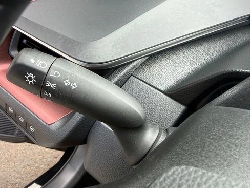 Used 2024 Toyota Prius Prime FWD image 28