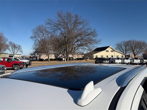 Used 2022 Chevrolet Tahoe High Country w/ Premium Package 2 image 12