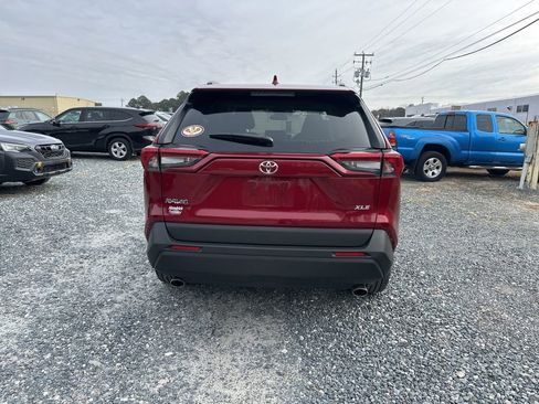 Used 2021 Toyota RAV4 XLE Premium image 4