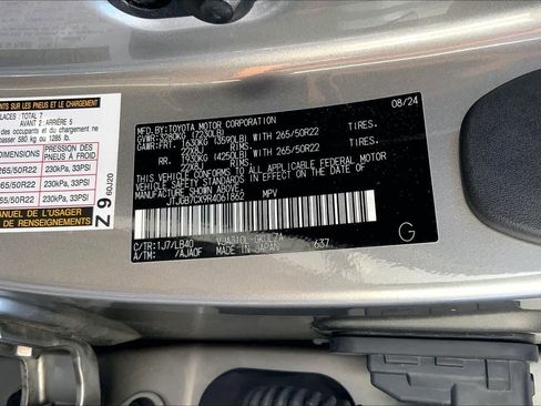 Used 2024 Lexus LX 600 4WD w/ Luxury Package image 35