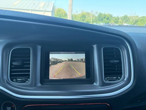 Used 2019 Dodge Charger SXT RWD image 14