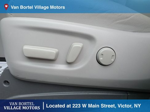 Used 2018 Toyota Sienna XLE w/ XLE Navigation Package image 12