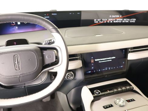 New 2026 Lincoln Navigator Premiere AWD/4WD image 5