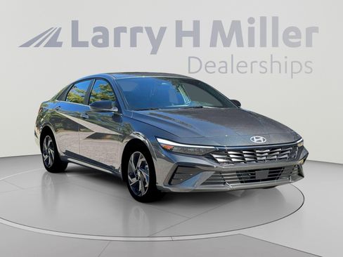 New 2026 Hyundai Elantra SEL Sport Premium FWD image 11