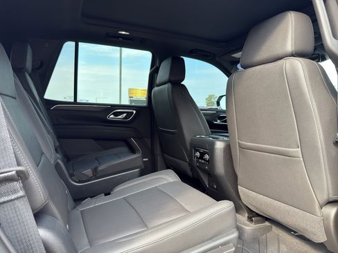 Used 2023 Chevrolet Tahoe Z71 w/ Luxury Package AWD/4WD image 19