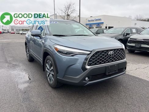 Used 2024 Toyota Corolla Cross XLE w/ Convenience Package image 7