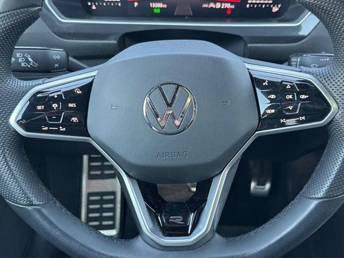 Used 2024 Volkswagen Tiguan SE R-Line w/ MDO Package, Two-Row AWD/4WD image 13