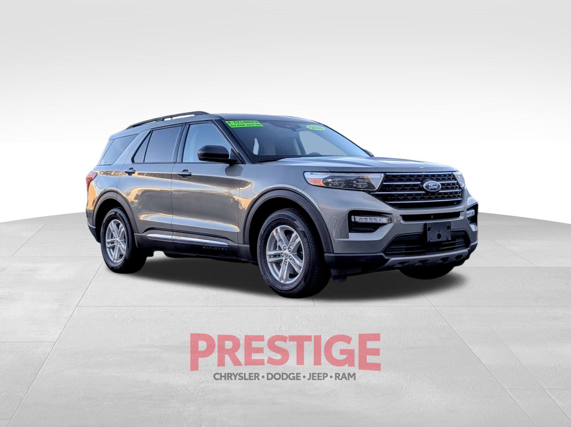 Used 2020 Ford Explorer XLT w/ Equipment Group 202A AWD/4WD image 5