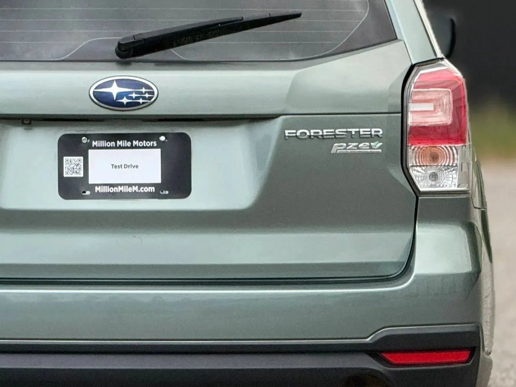 Used 2017 Subaru Forester 2.5i AWD/4WD image 14