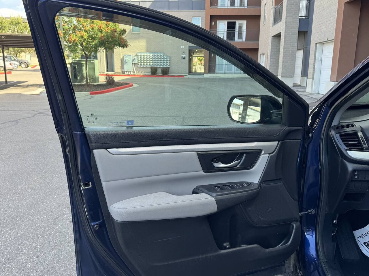Used 2017 Honda CR-V LX image 14