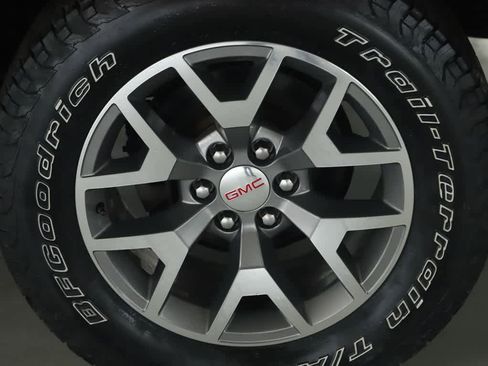 Used 2018 GMC Sierra 1500 SLT AWD/4WD image 41