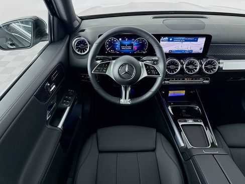Used 2026 Mercedes-Benz GLB 250 4MATIC image 24