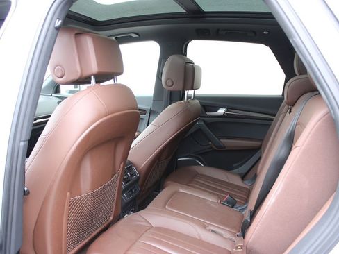 Used 2019 Audi Q5 2.0T Premium w/ Convenience Package image 13