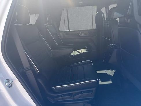 Used 2025 GMC Yukon AT4 Ultimate w/ LPO, Floor Liner Package AWD/4WD image 18