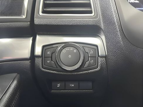 Used 2018 Ford Explorer Sport AWD/4WD image 16