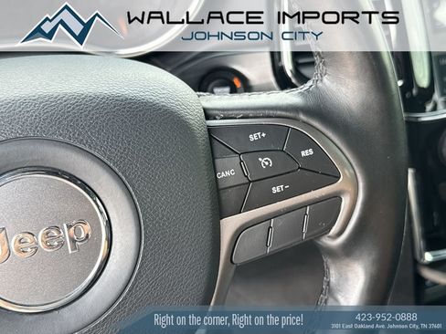 Used 2020 Jeep Grand Cherokee Altitude AWD/4WD image 30