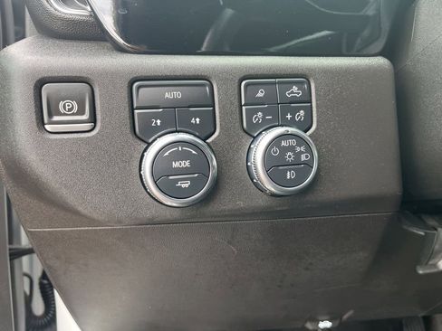 Certified 2025 GMC Sierra 1500 SLT AWD/4WD image 17
