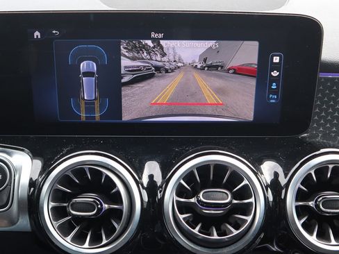 Certified 2025 Mercedes-Benz GLB 250 image 16