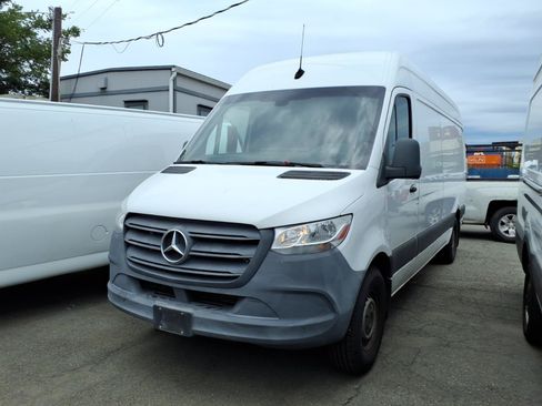 Used 2020 Mercedes-Benz Sprinter 2500 image 3