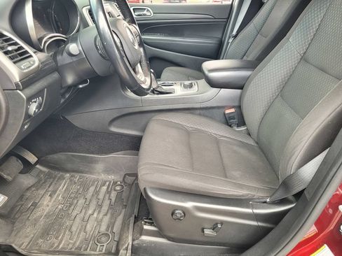 Used 2021 Jeep Grand Cherokee Laredo AWD/4WD image 20