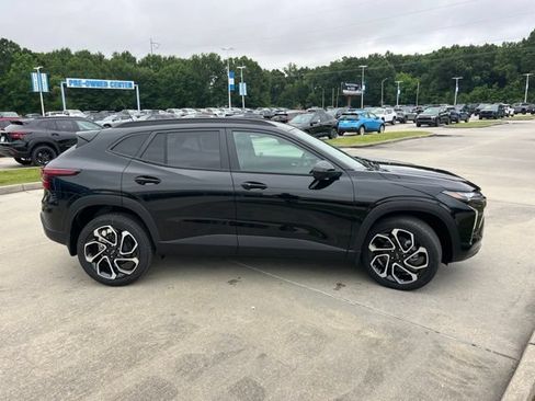 New 2026 Chevrolet Trax RS w/ Driver Confidence Package FWD image 9