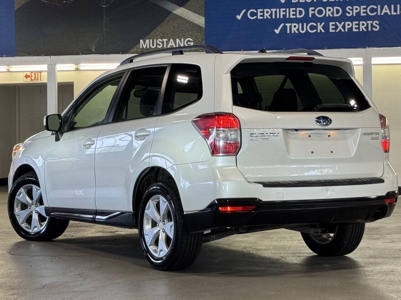 Used 2015 Subaru Forester 2.5i Limited AWD/4WD image 4