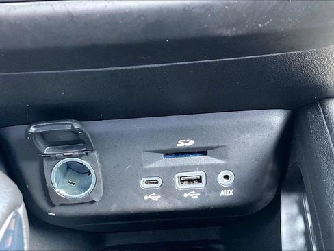 Used 2023 Chevrolet TrailBlazer RS w/ Technology Package AWD/4WD image 16