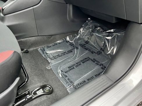 New 2025 Nissan Versa SR w/ Trunk Package image 27