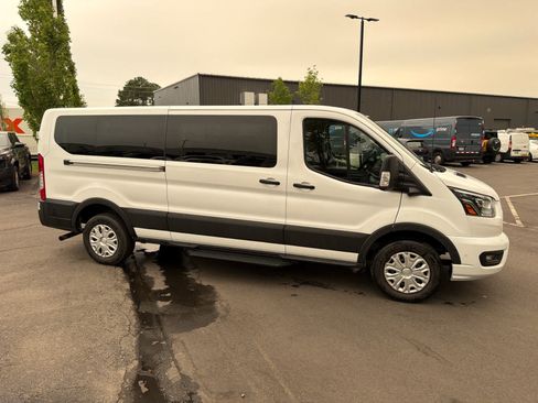 Used 2023 Ford Transit 350 XLT RWD image 4