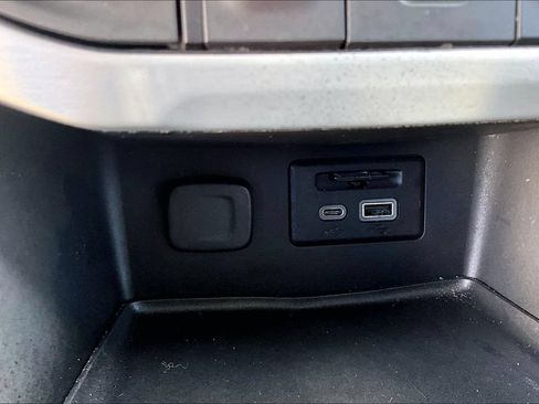Used 2022 GMC Acadia SLT w/ Technology Package FWD image 15