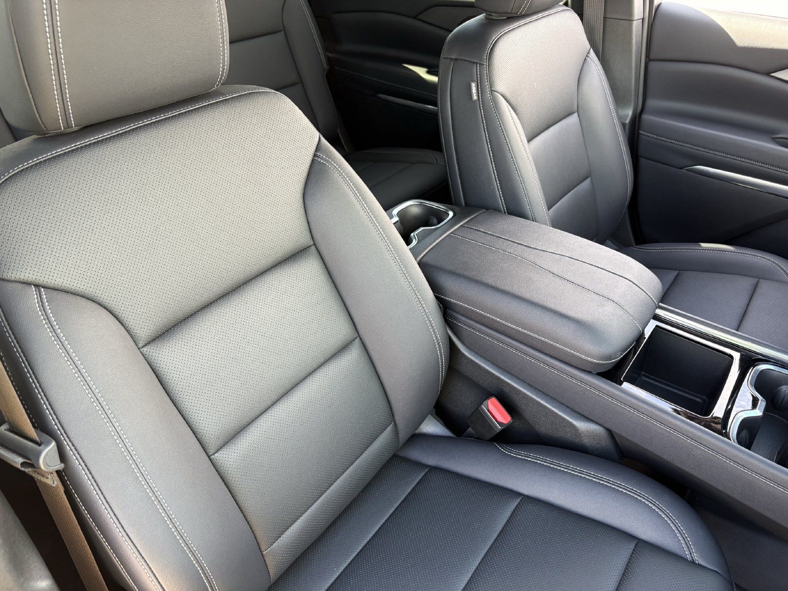 Used 2026 Chevrolet Traverse LT AWD/4WD image 12