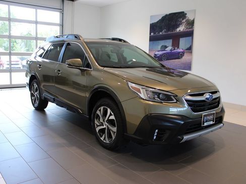 Used 2022 Subaru Outback Limited XT AWD/4WD image 2