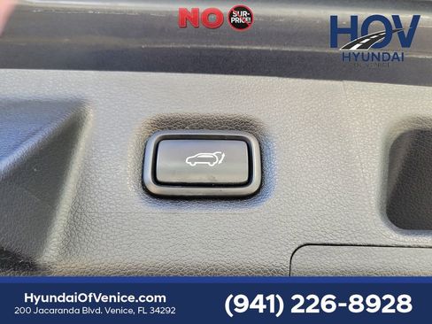 Used 2022 Hyundai Santa Fe SEL w/ Convenience + Premium Package FWD image 12