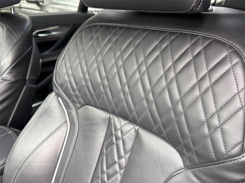 Used 2022 BMW 740i w/ M Sport Package image 12