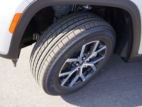 New 2025 Jeep Grand Cherokee L Limited w/ Trailer Tow Package image 9