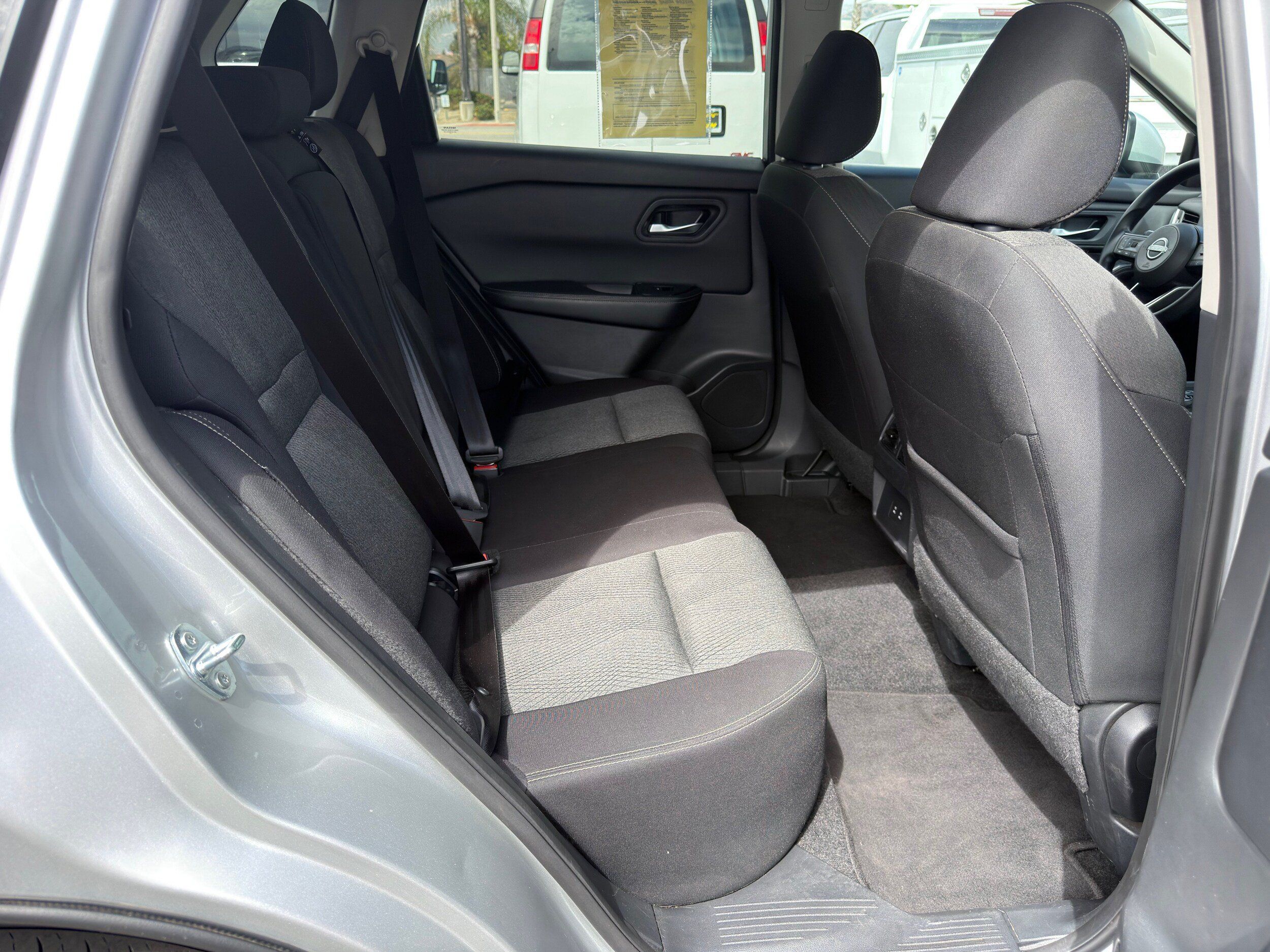 Used 2024 Nissan Rogue SV AWD/4WD image 12