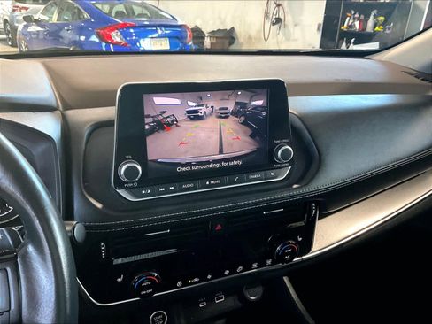 Used 2023 Nissan Rogue SV w/ SV Premium Package image 19