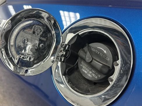 Used 2012 Dodge Challenger SXT RWD image 26