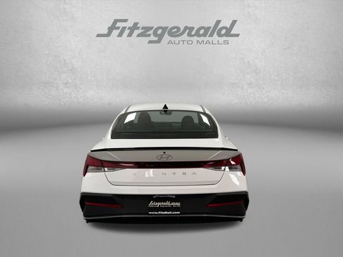 Used 2025 Hyundai Elantra Sport FWD image 4
