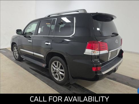 Used 2015 Lexus LX 570 4WD w/ Luxury Package image 2