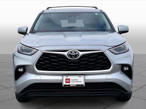 Certified 2024 Toyota Highlander LE image 4