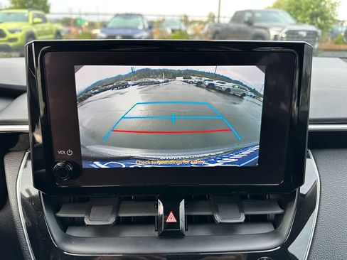 Used 2024 Toyota Corolla LE FWD image 16